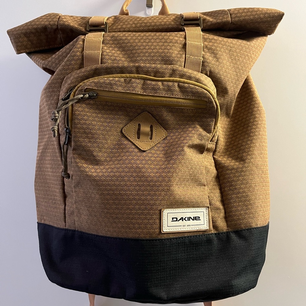 Dakine 24L Women Rolltop Backpack